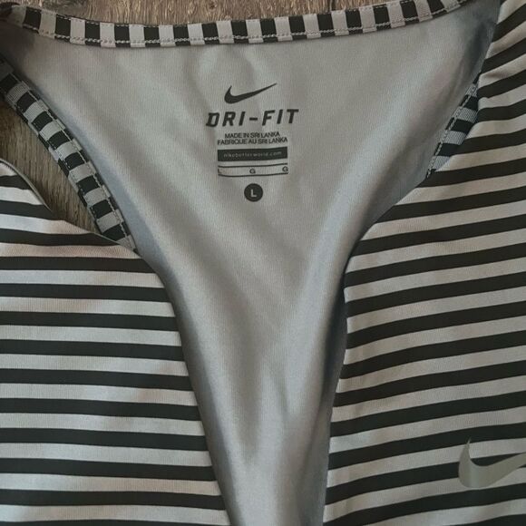 Nike Dr-Fit Stripe V Neck Athletic Top Size Large - Picture 5 of 5